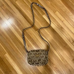 Michael Kors cross body purse